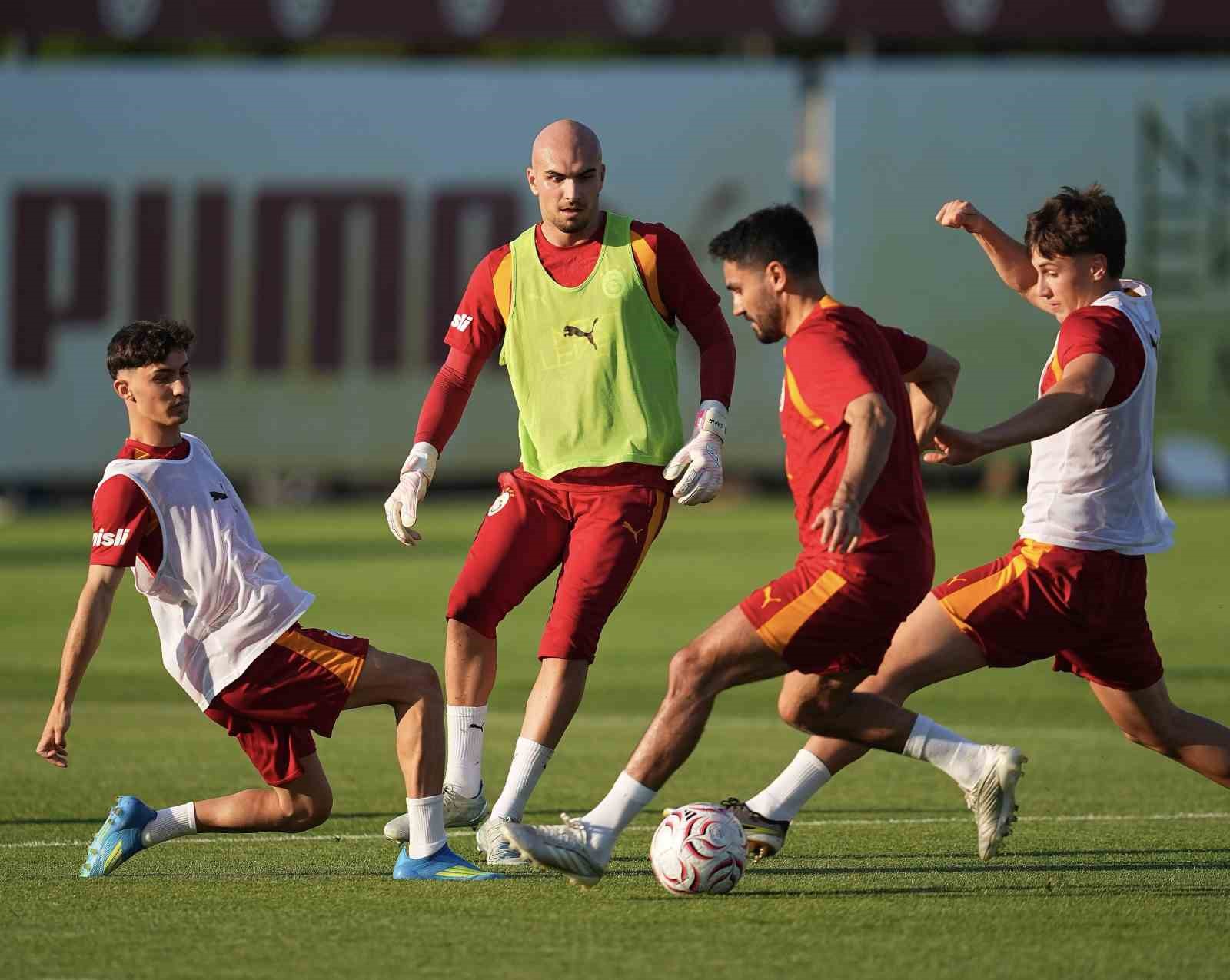Galatasaray, günü çift antrenmanla tamamladı