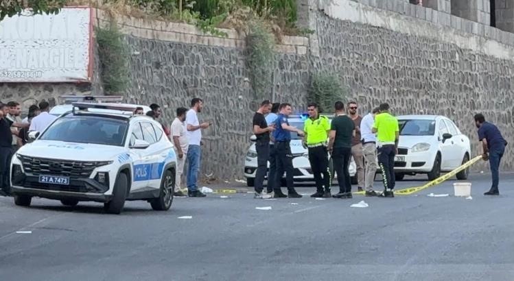Diyarbakır’da silahlı saldırıda ağır yaralanan şahıs hayatını kaybetti
