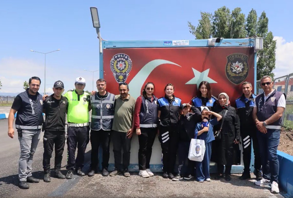Polis ekiplerine Esila’dan destek