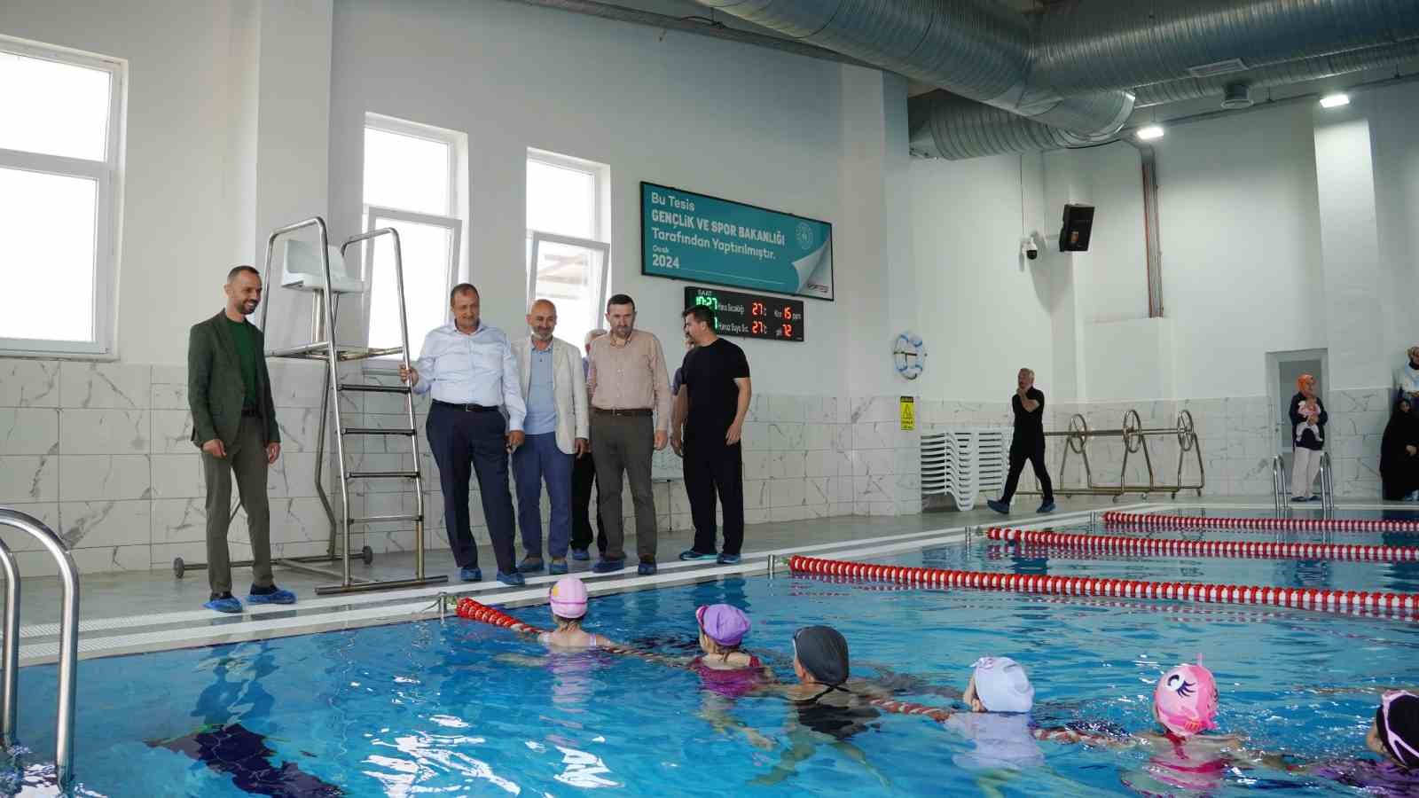 İznik Belediyesi yaz yüzme kursları 506 öğrenciyle başladı