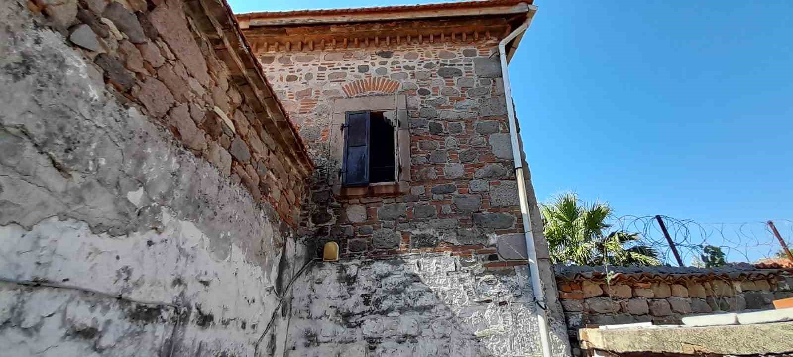 Bergama’nın 220 yıllık tarihi şapeli satışa çıkarıldı