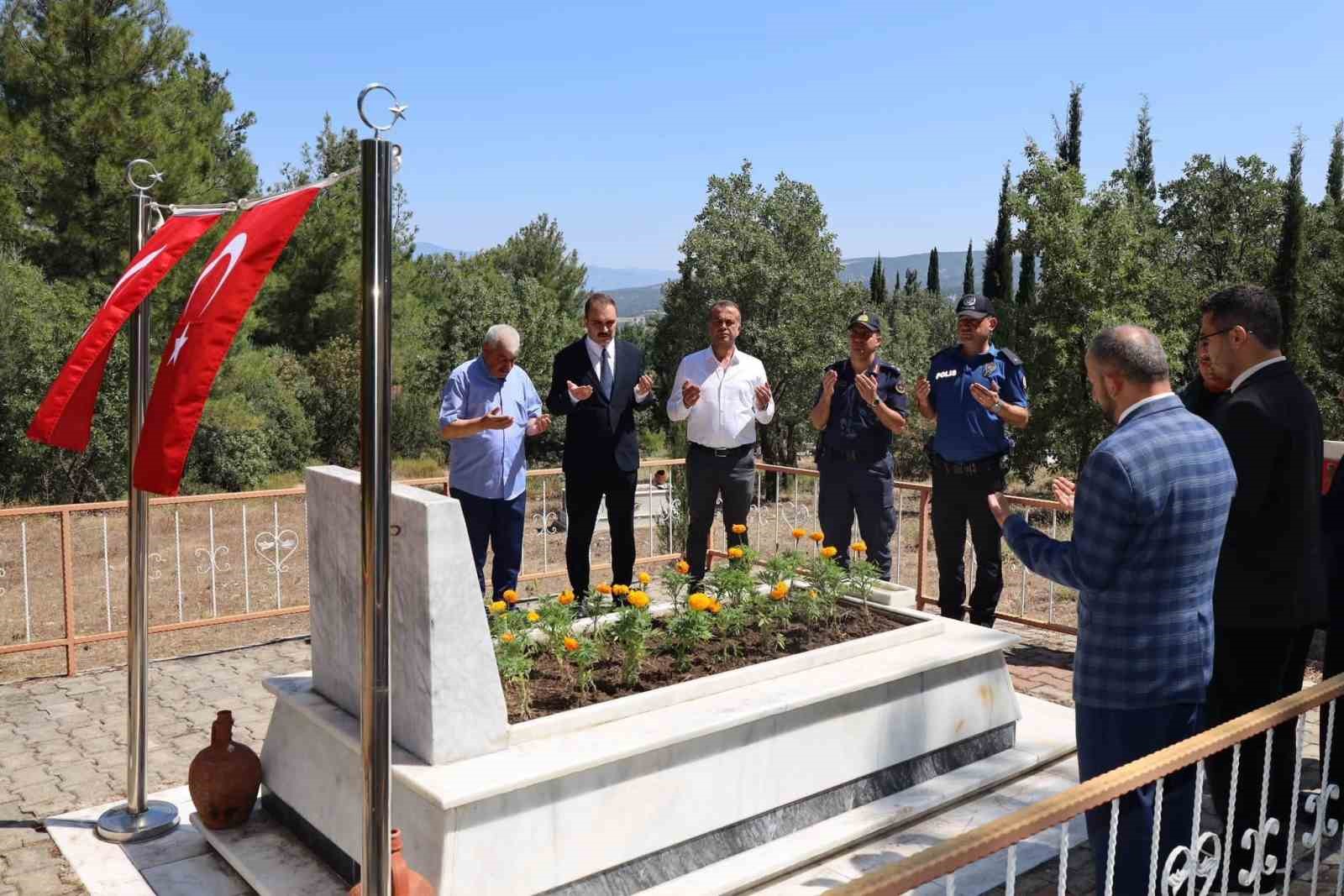 Şehit Jandarma Uzman Çavuş Ceylan kabri başında anıldı