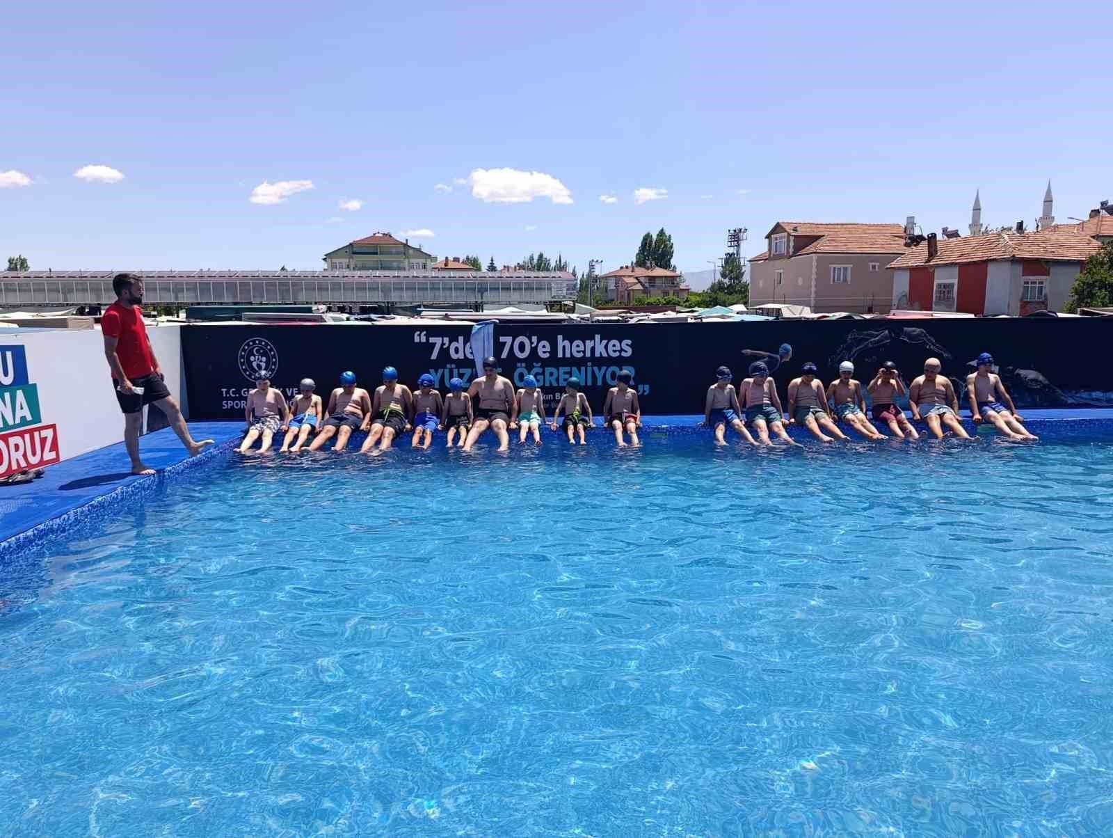 Tomarza’da yaz spor okulları coşkusu