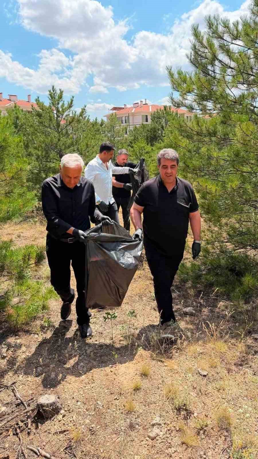 Anahtar Parti Kırşehir Teşkilatı orman temizliği seferberliğine katıldı