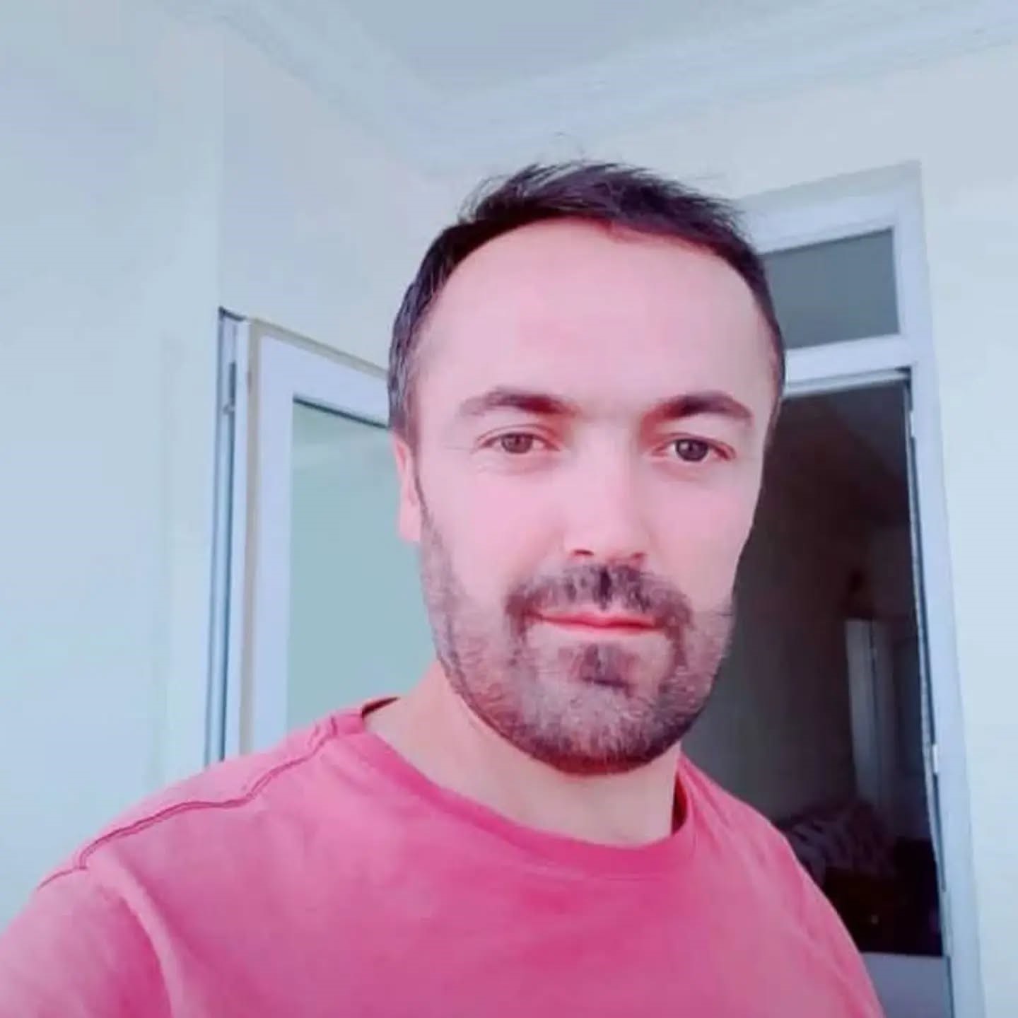 TEM’de yolcu otobüsünün bariyerlere çarptığı kazada ağır yaralanan kişi öldü