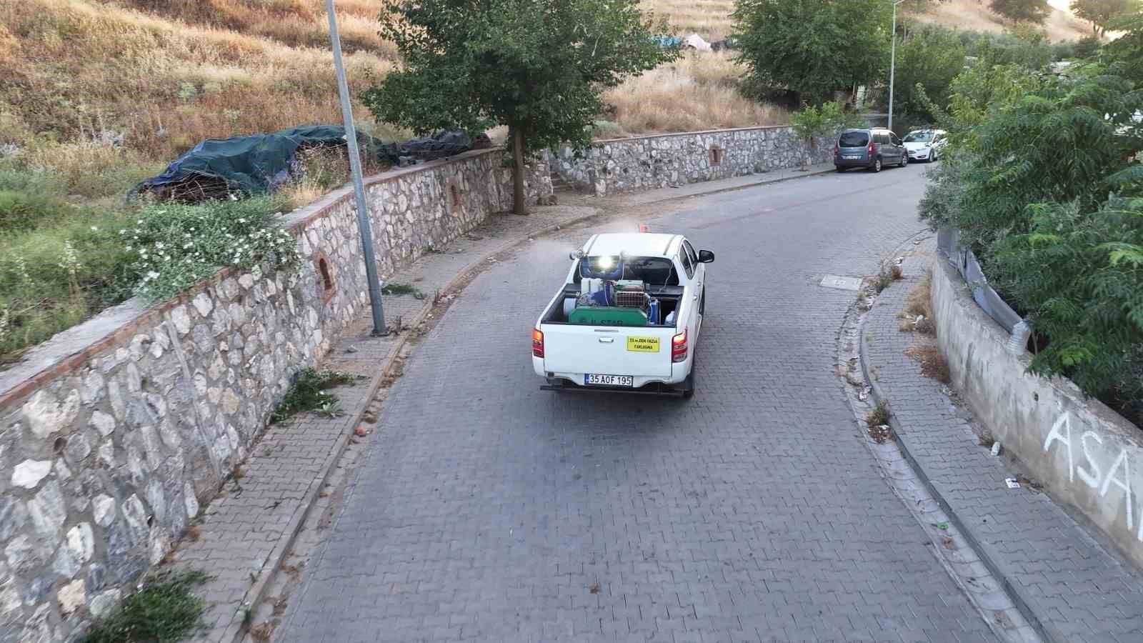 Efeler’de ilaçlama mesaisi hız kesmiyor