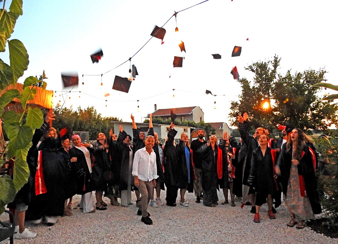Çeşme’de kursiyerlere ’usta aşçı’ belgeleri verildi
