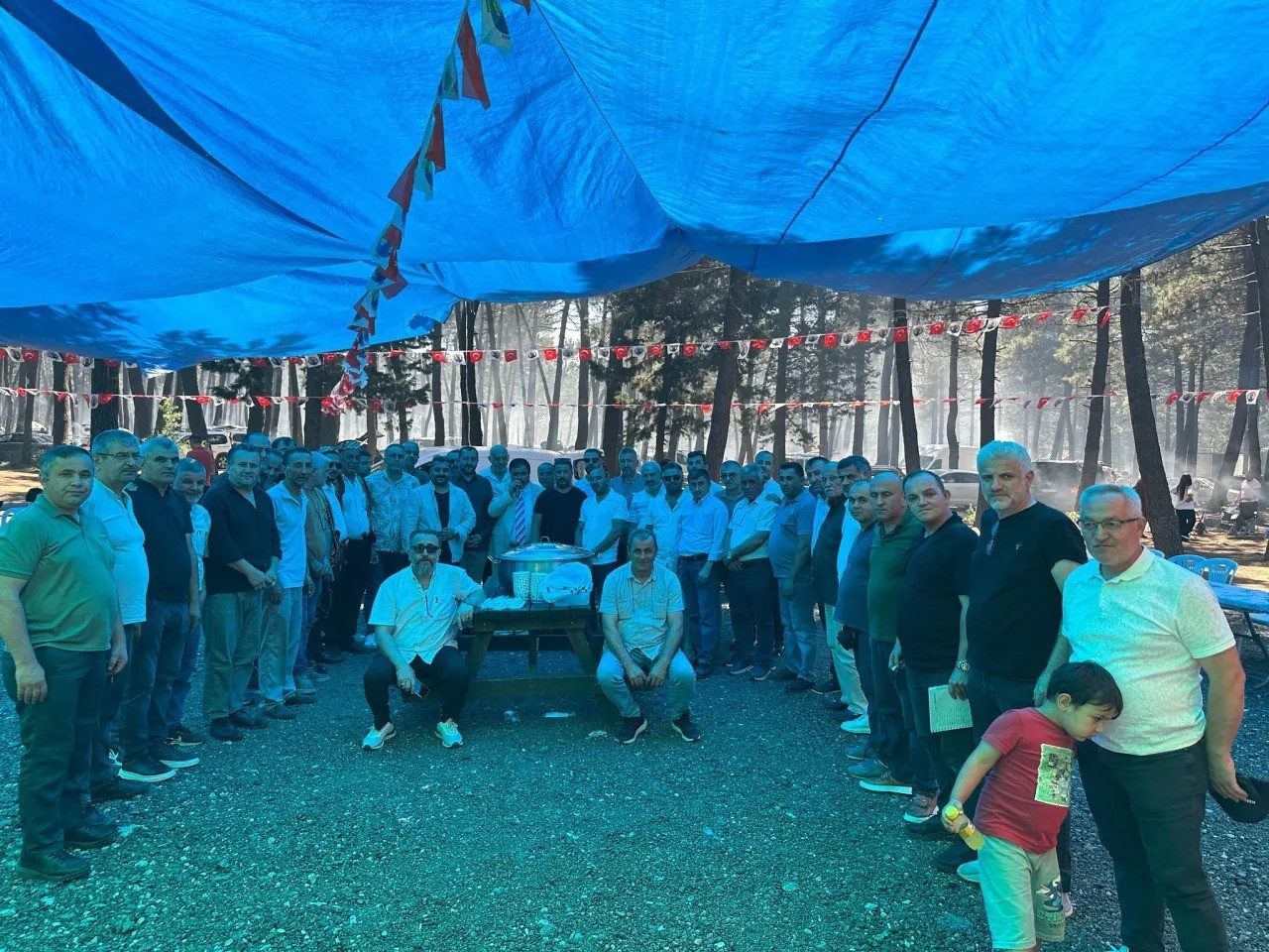 Köylüler geleneksel kır pikniğinde buluştu