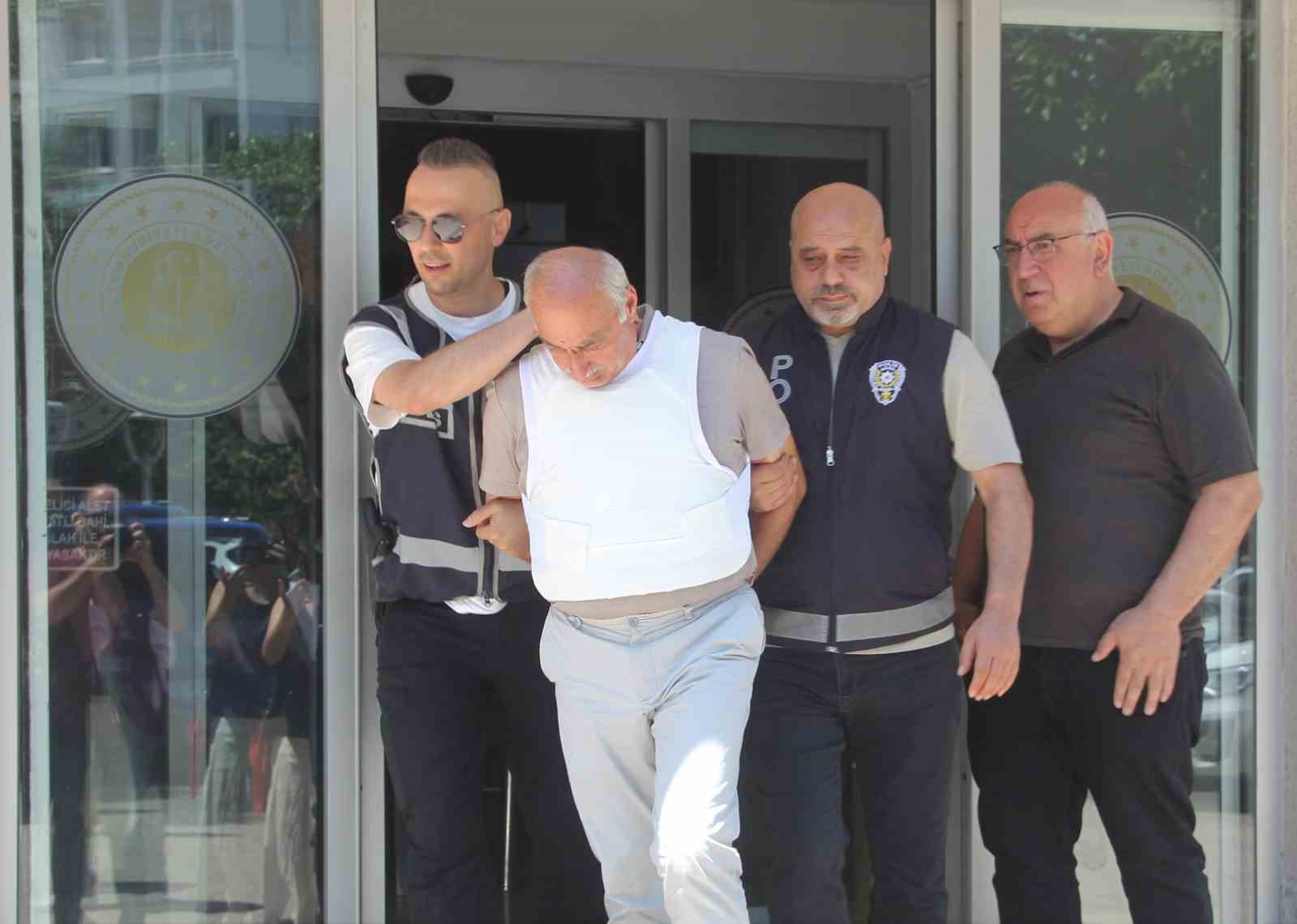 Kardeş katliamında zanlı tutuklandı: Çelik yelekle cezaevine götürüldü