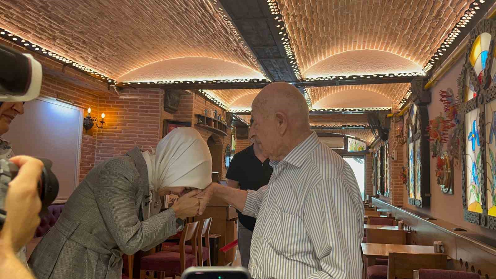 Bakan Göktaş Eskişehir esnafıyla buluştu