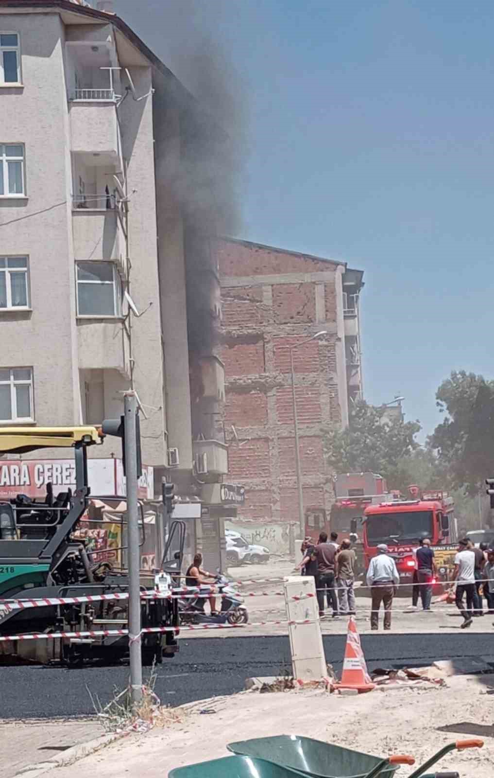 Elazığ’da ev yangını söndürüldü