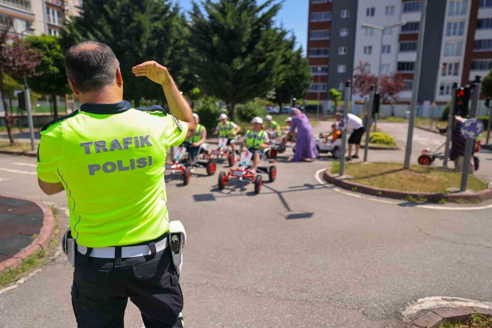Down sendromlu çocuklara uygulamalı trafik eğitimi