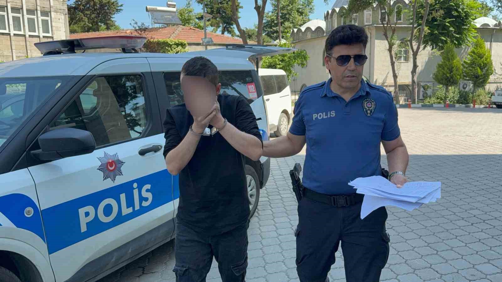 Hırsızlıktan aranan firari yakalandı