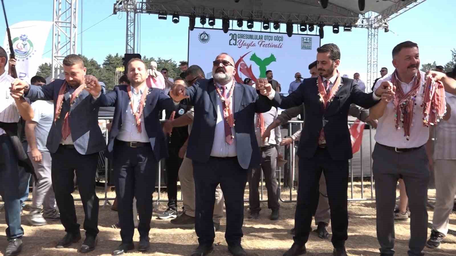 Türkiye’nin dört bir yanından gelen Giresunlular Bursa’da buluştu