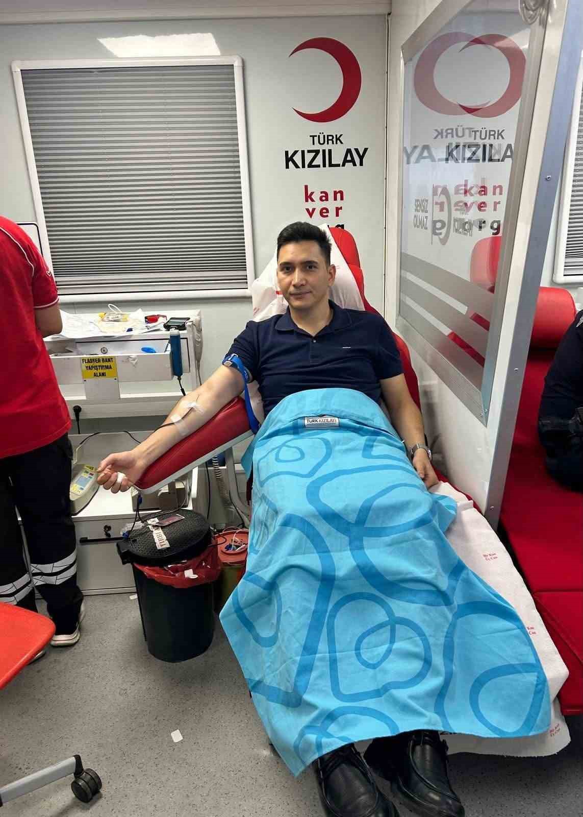 Çermik Kaymakamı Karataş kan bağışında bulundu