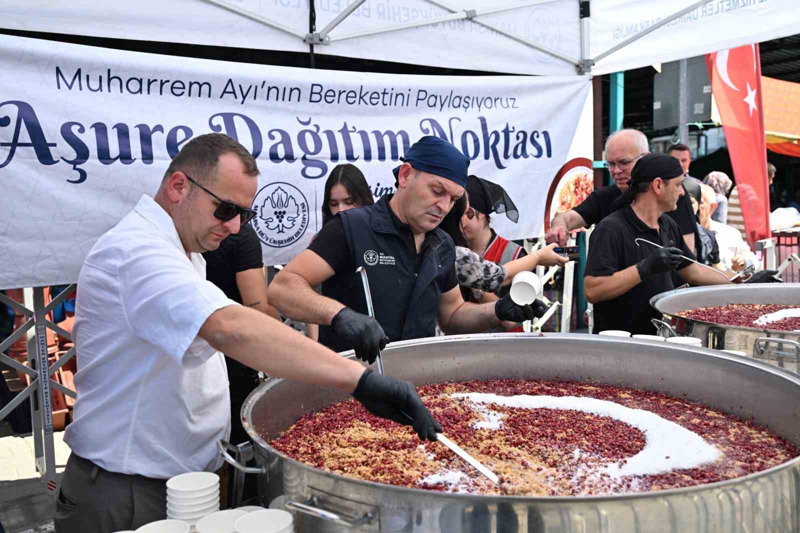 Perşembe Pazarı’nda 2 bin kişilik aşure ikramı