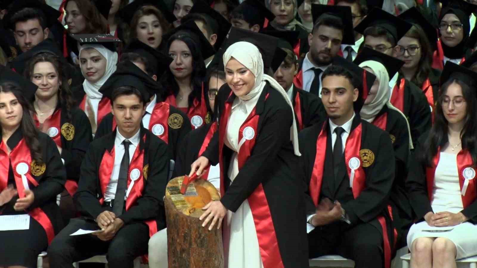 ERÜ Tıp Fakültesi 52. dönem mezunlarını verdi