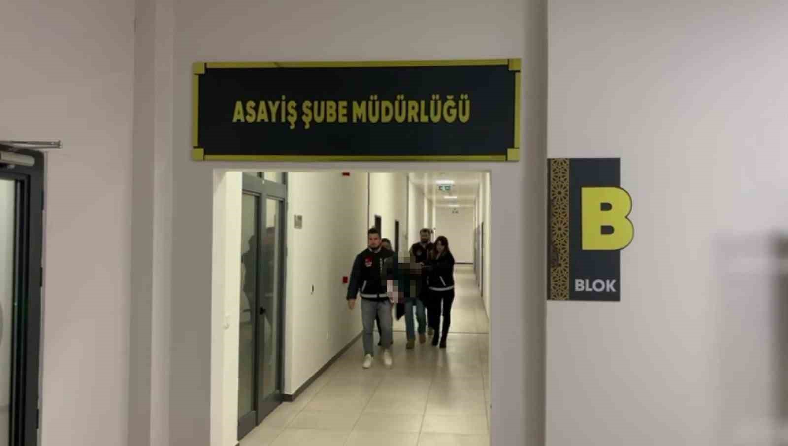 19 yıl önce doğurduğu bebeğini çöpe atmıştı: Mahkemede "Hatırlamıyorum" diyerek ağladı