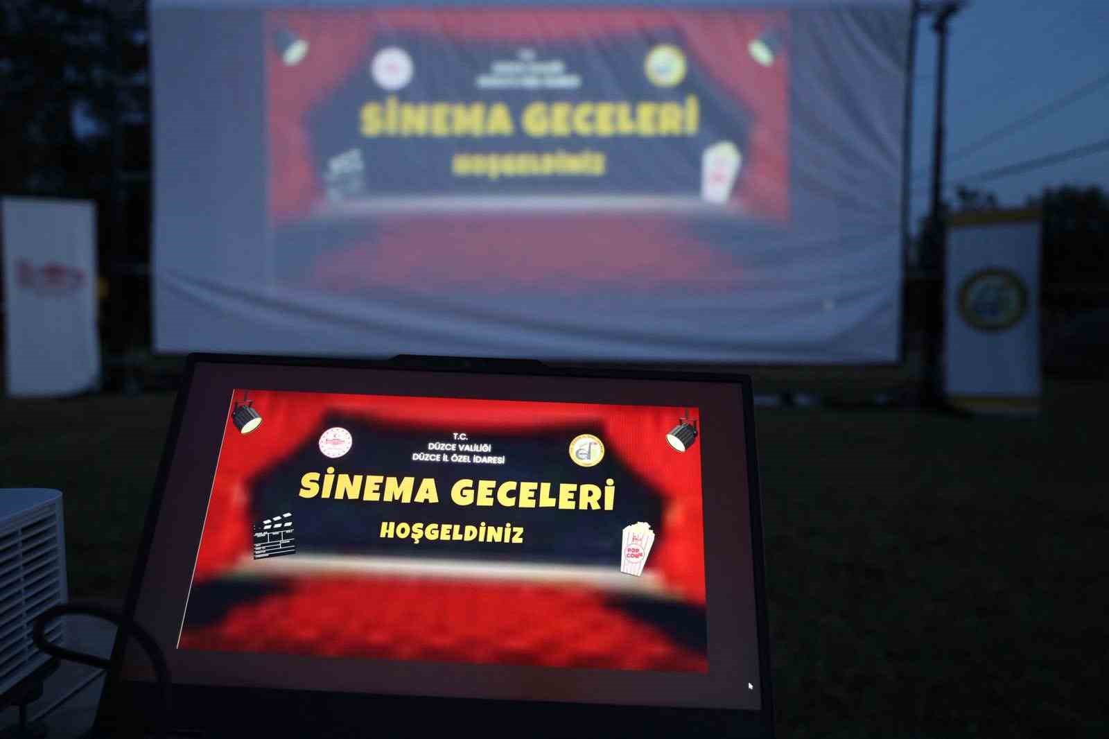 ’Köyümde açık hava sinema gösterimi’ Arabacı Köyü’nde devam edecek