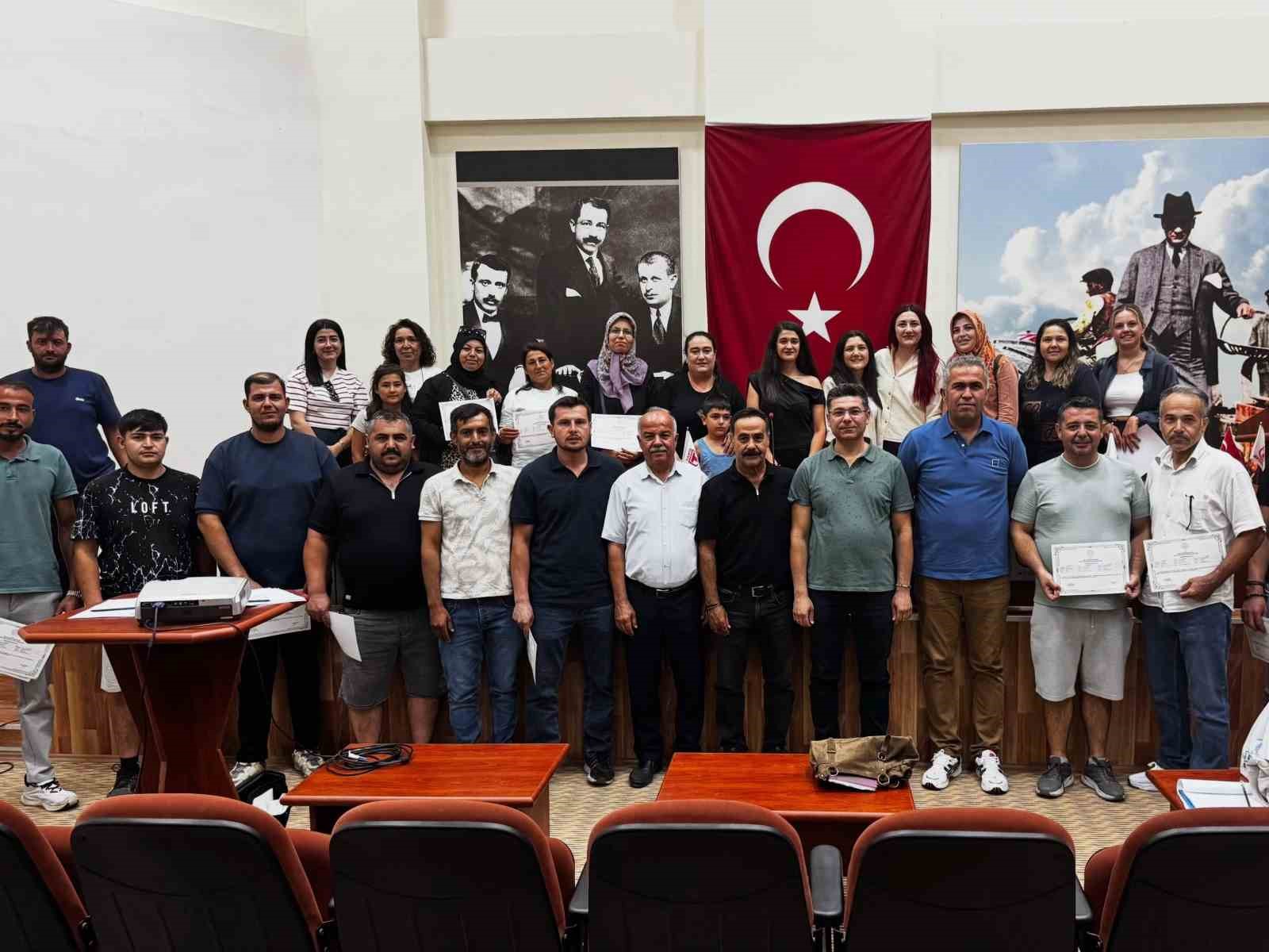 Efeler’de kursiyerler sertifikalarını aldı