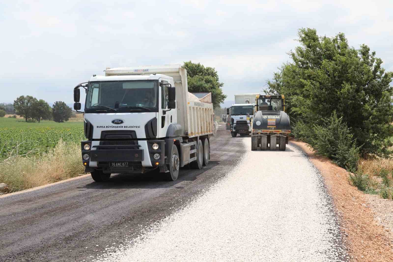 Büyükşehir, Nilüer’de yolları yeniliyor