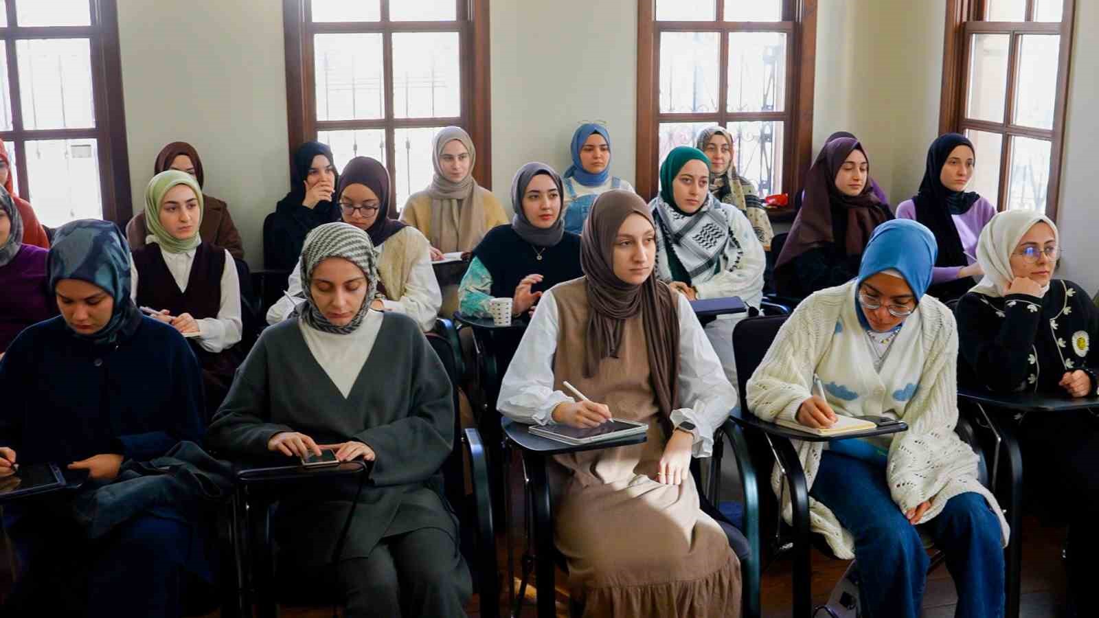TÜRGEV’li genç kızlar savunma teknolojileri ve yapay zeka alanlarında yetişiyor