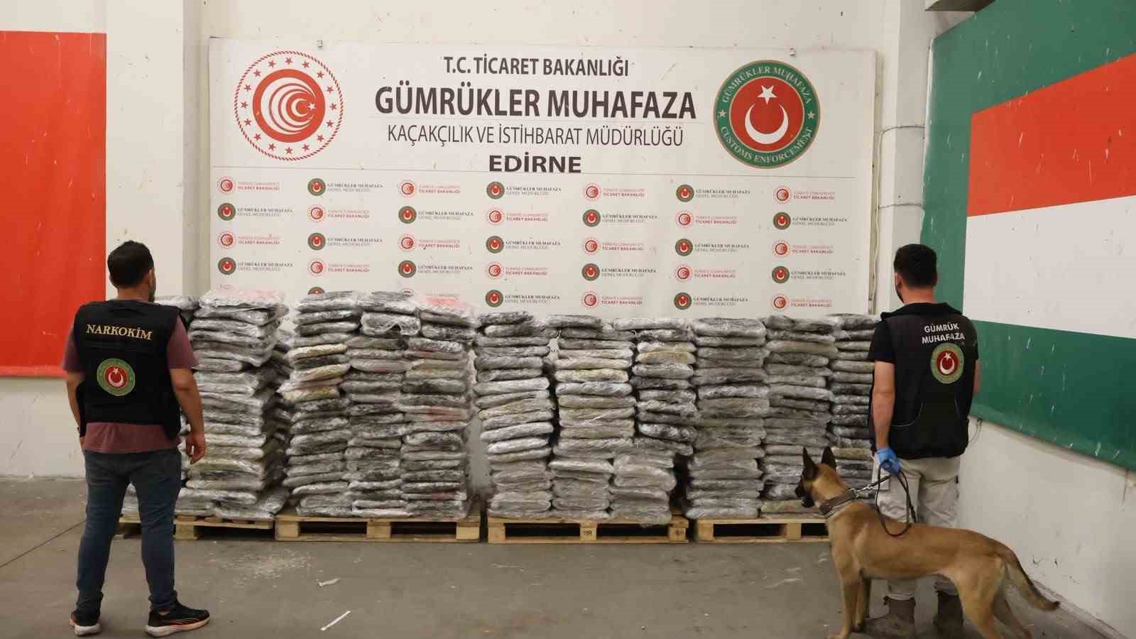 Kapıkule’de 1 milyar 37 milyon lira değerinde uyuşturucu madde ele geçirildi