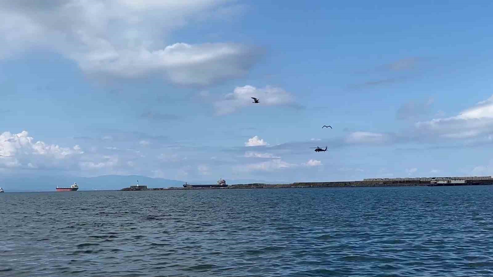 Savaş helikopterlerinin eğitim uçuşu Ereğli’de heyecan yaşattı