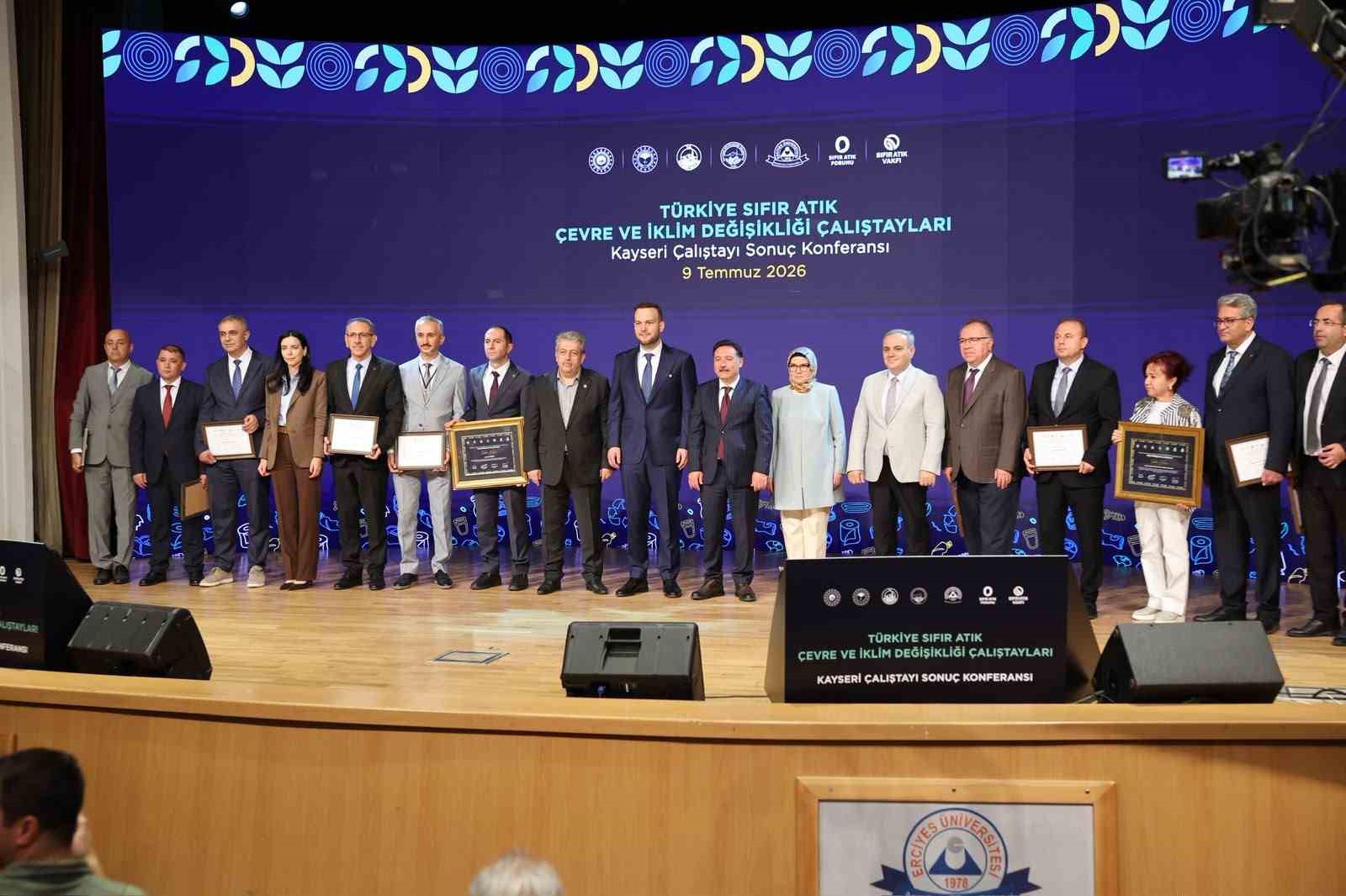 Türkiye Sıfır Atık Çalıştayı Sonuç Konferansı’nda Kayseri Büyükşehir’e teşekkür plaketi