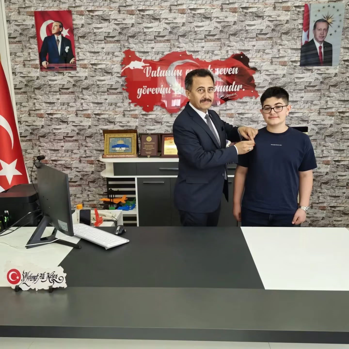 LGS şampiyonu çeyrek altınla ödüllendirildi