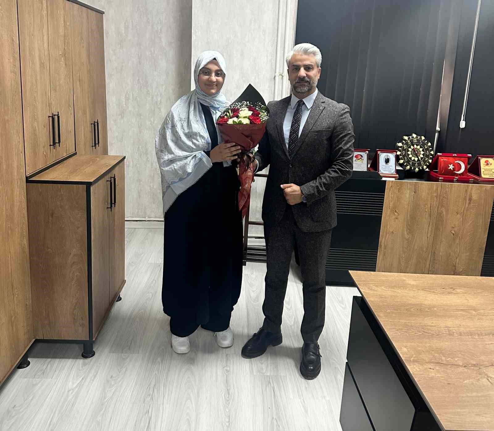 Meryem Sakman tüm soruları doğru yanıtlayarak Türkiye birincisi oldu