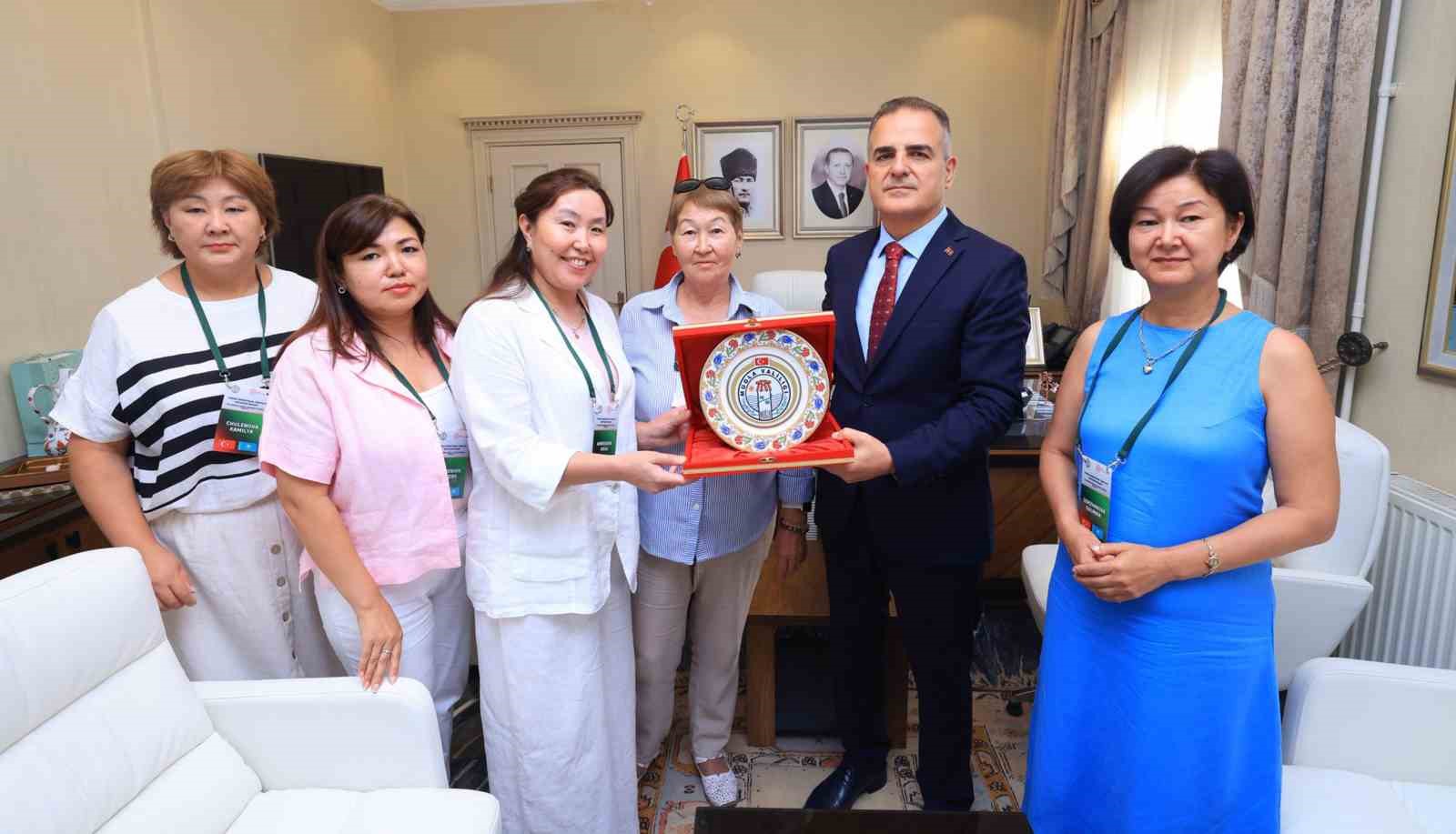 Kazakistanlı eğitimcilerden Muğla Valisi Akbıyık’a ziyaret