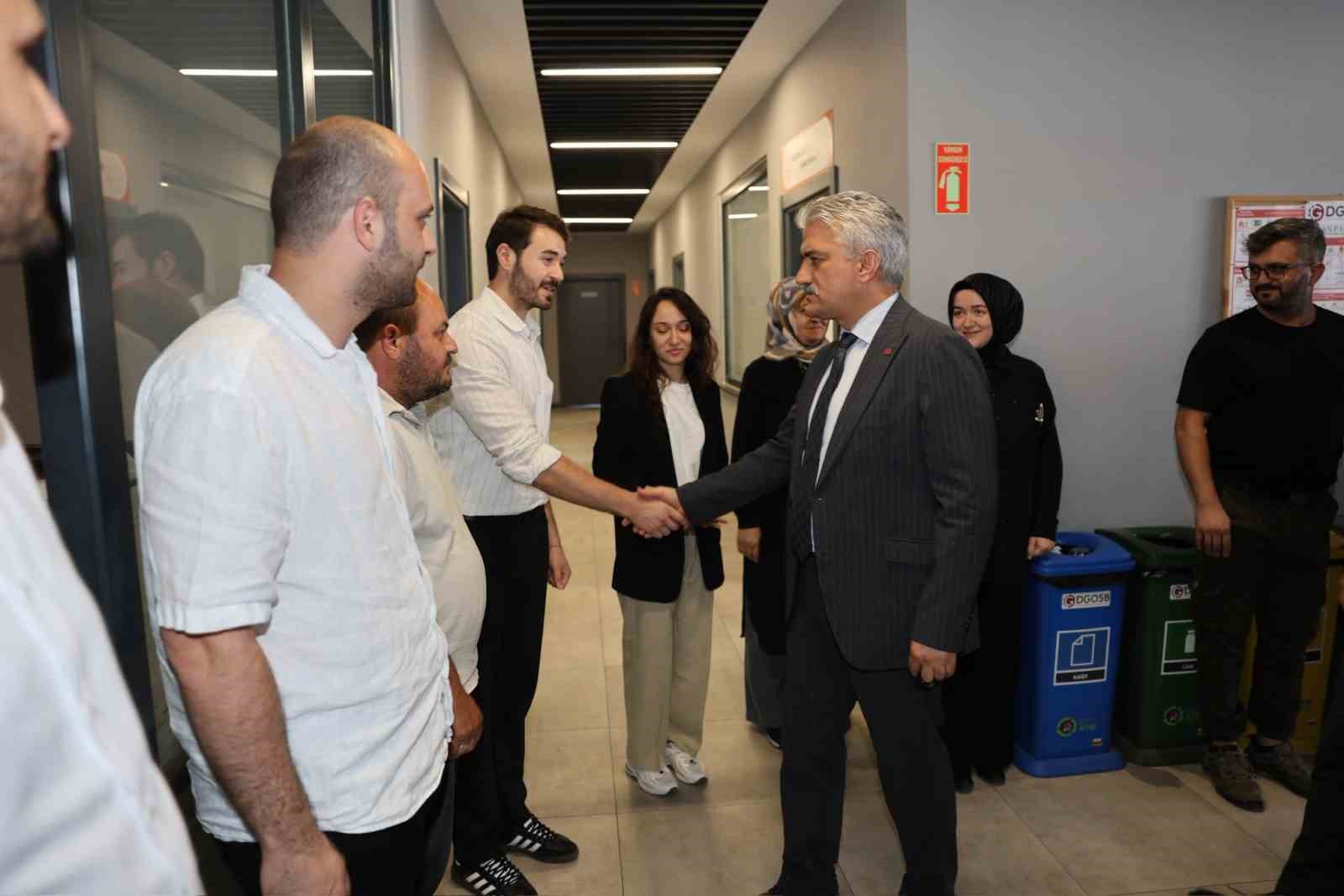 Vali Makas, Gümüşova OSB’den bilgiler aldı