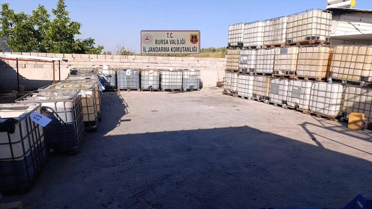 Bursa’da 10 milyon liralık sahte madeni yağ operasyonu