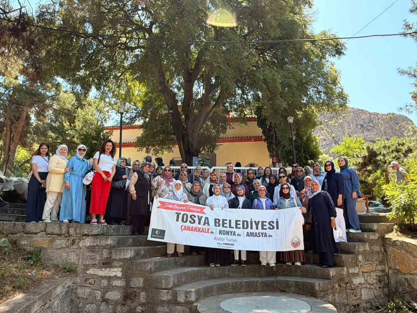 Tosya’da yaşayan bin 600 vatandaş ücretsiz turla Amasya’yı gezdi