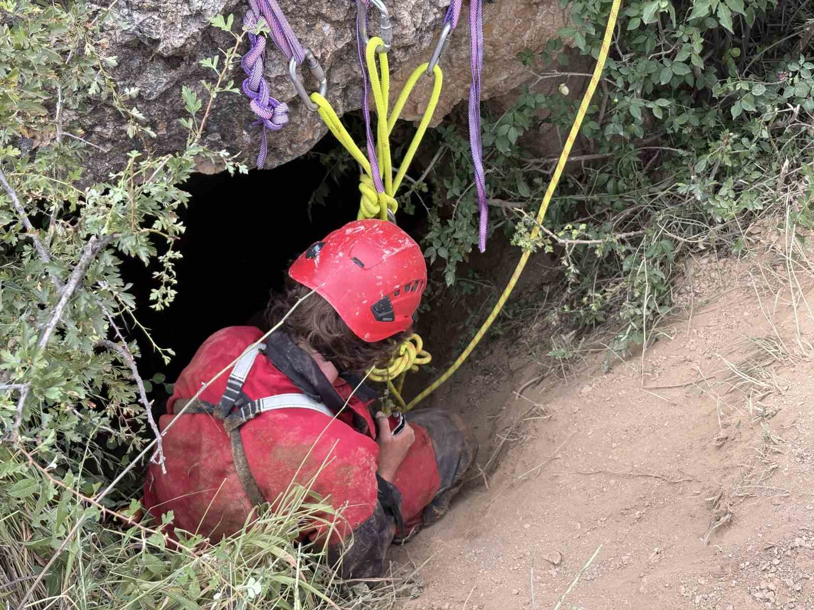 Define aradığı mağarada mahsur kalan vatandaşın cenazesine ulaşıldı