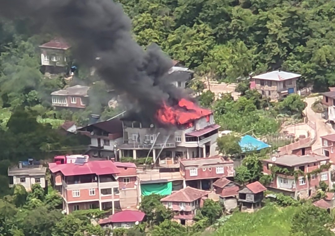 Ordu’da 3 katlı binada yangın