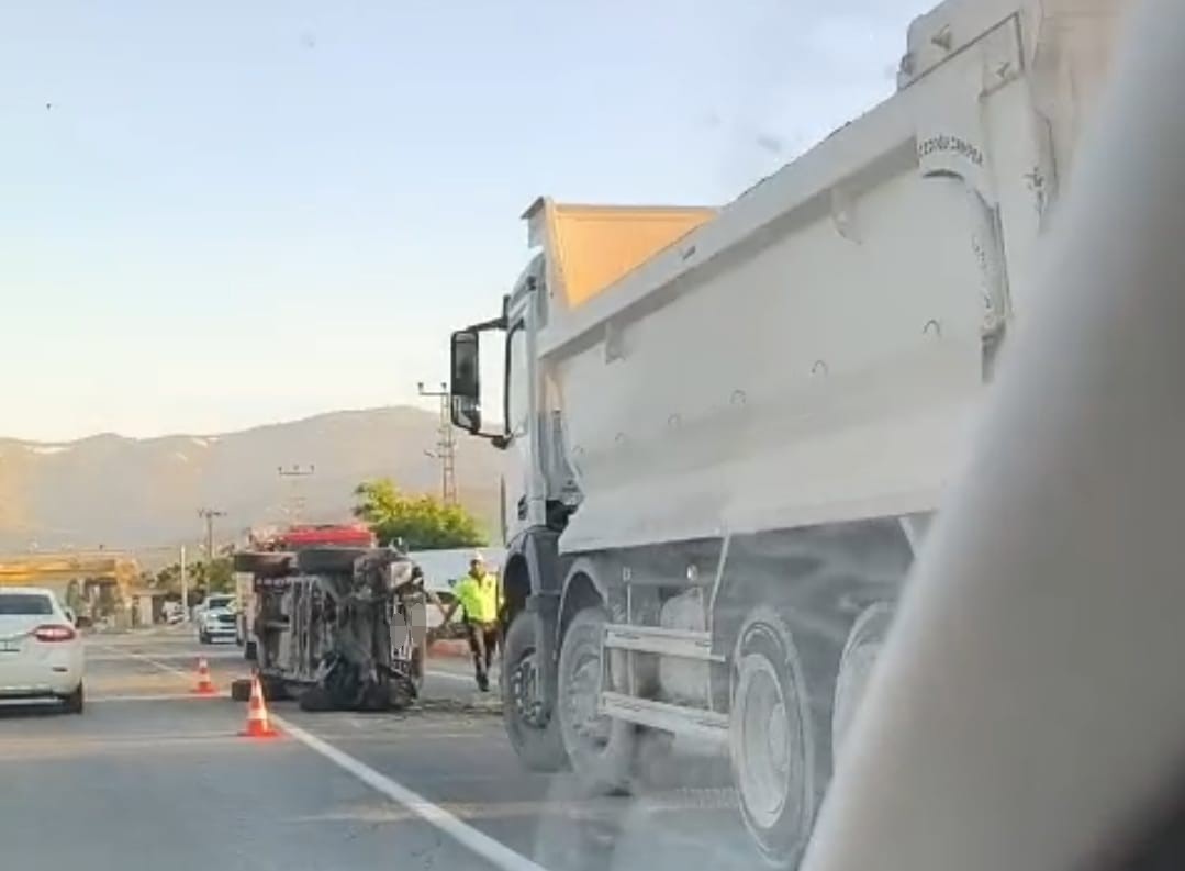Muş’ta İl Özel İdaresi’ne ait araç takla attı: 1 yaralı