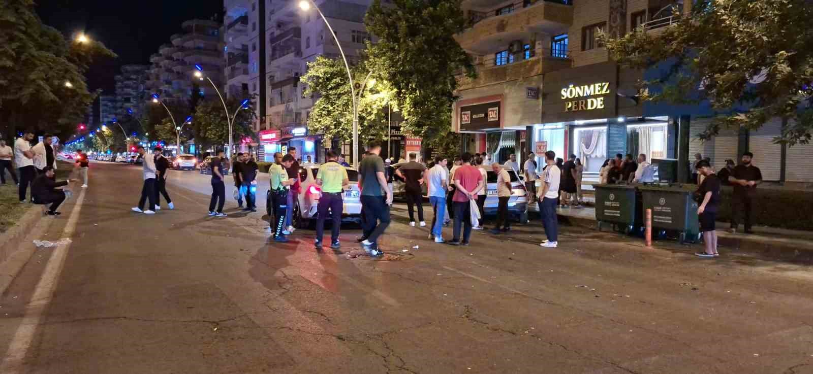 Diyarbakır’da iki otomobil çarpıştı: 5 yaralı