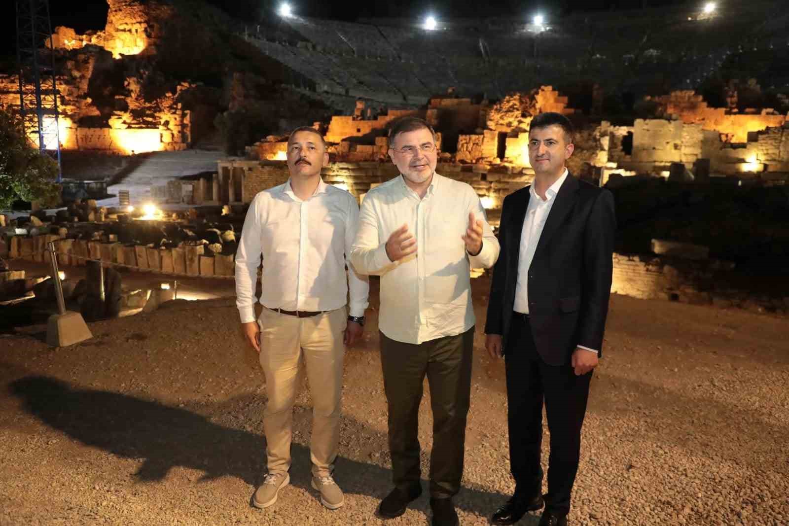 AK Partili Saygılı, Efes’teki gece müzeciliğinin turizme katkısına dikkat çekti