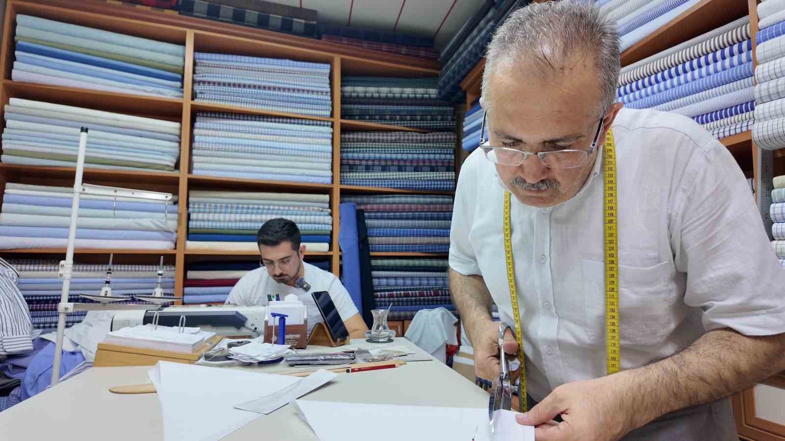 Konya’da üç kuşaktır desen desen gömlek dikiyorlar