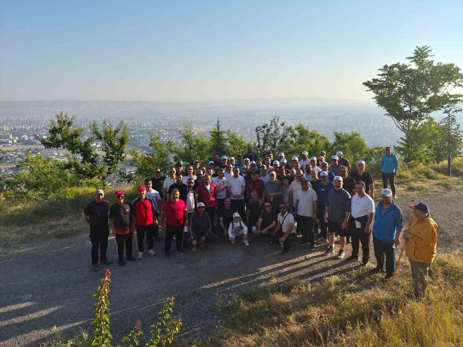 Başkan Büyükkılıç, Otobüs İşletme Müdürlüğü personeliyle yürüyüş yaptı