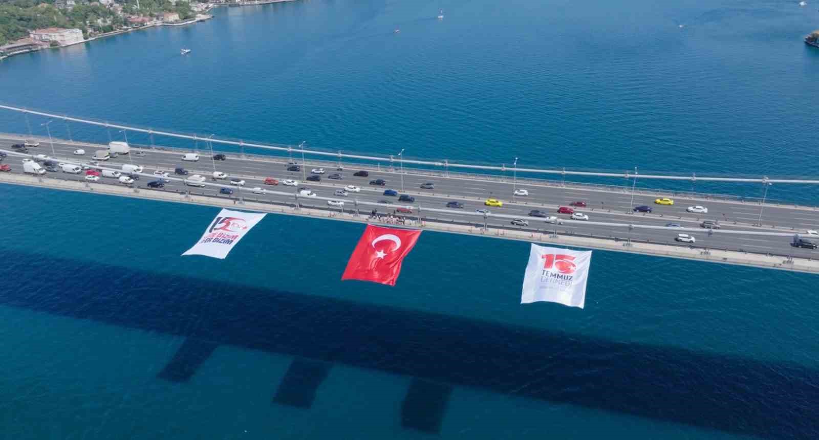 15 Temmuz’un sembolü Kırmızı Beyaz: 5 dev köprü Türk bayraklarıyla donatıldı