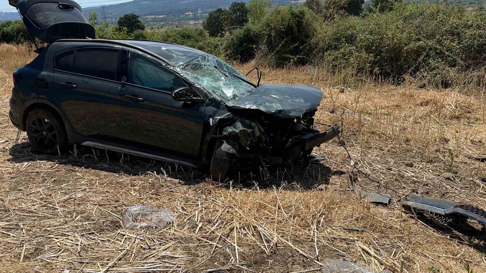 Çan’da otomobil tarlaya uçtu: 2 yaralı