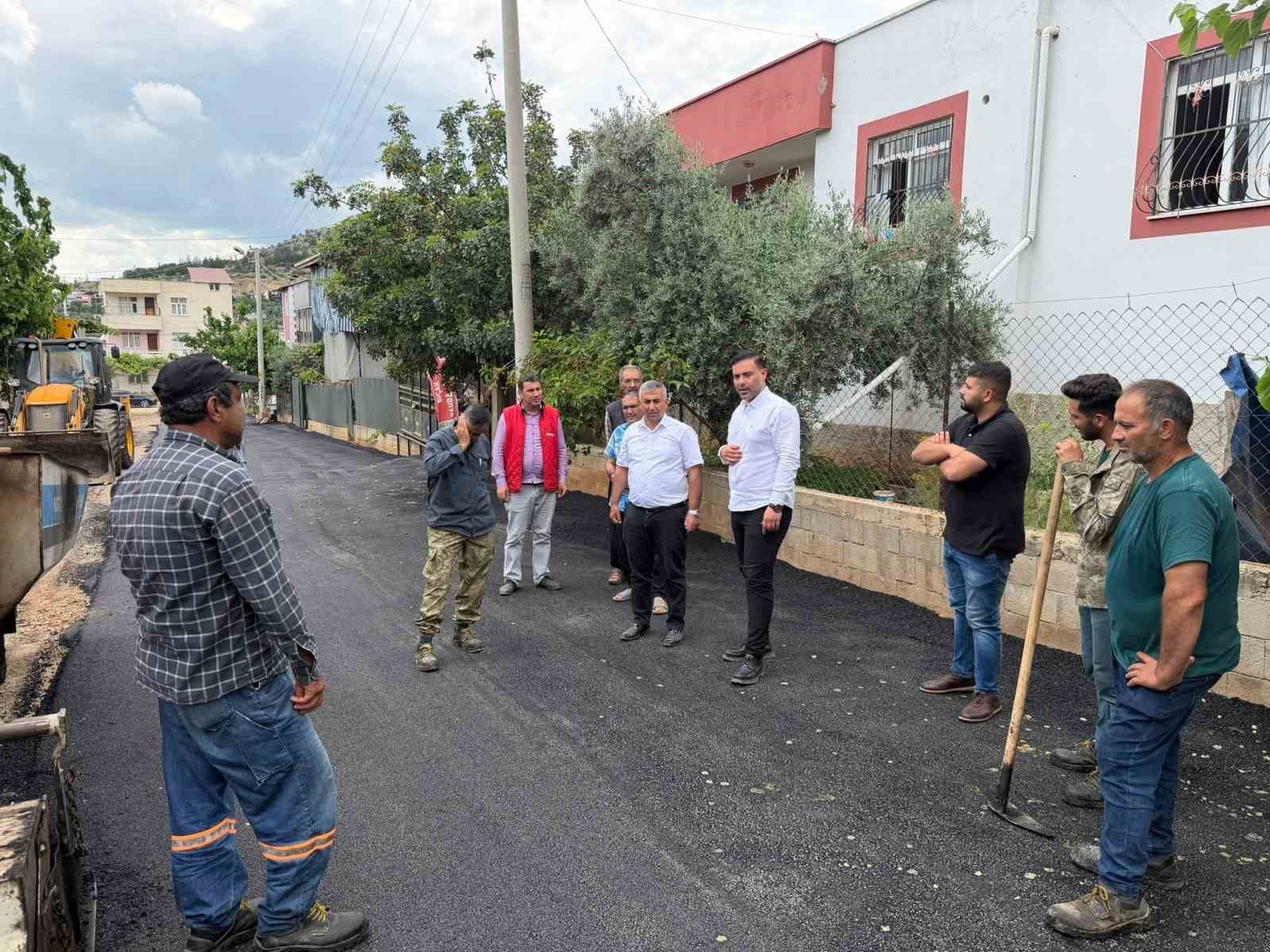 Kozan’da yol çalışmalarına hız verildi