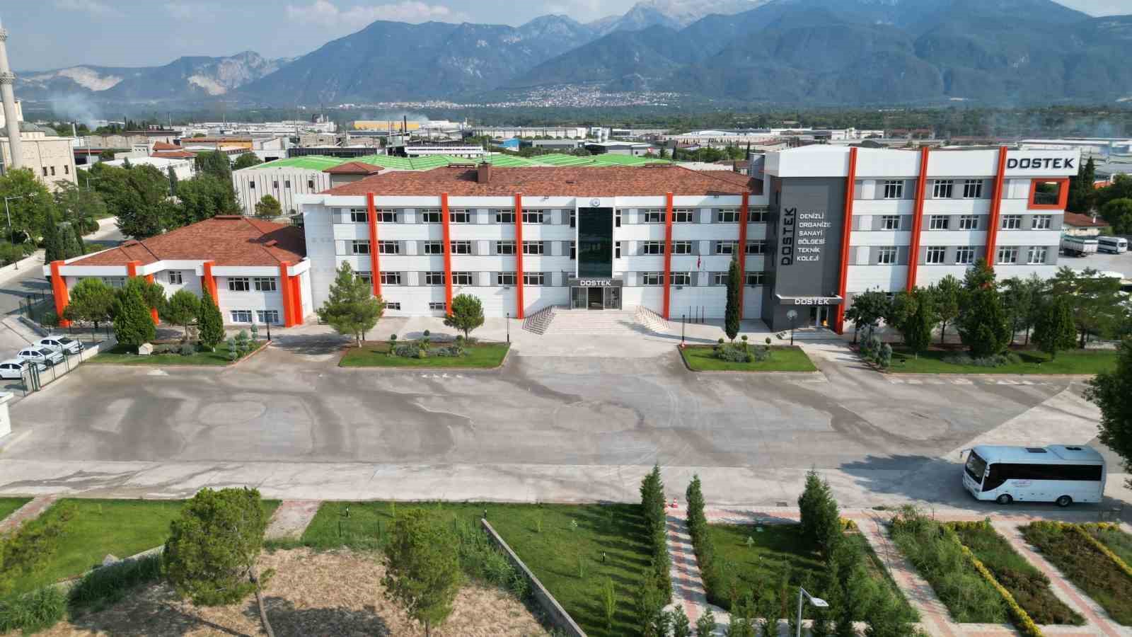 DOSTEK Koleji, mesleki eğitimde geleceğin nitelikli gücünü yetiştiriyor