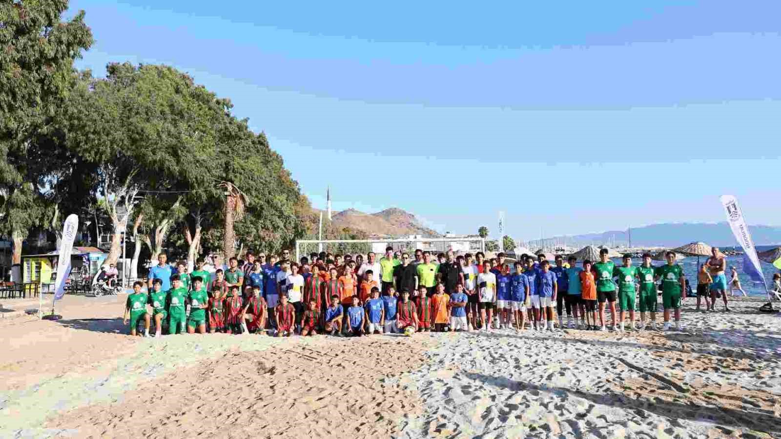 Bodrum’da 1. Günbatımı Çocuk Plaj Futbol Şenliği başladı