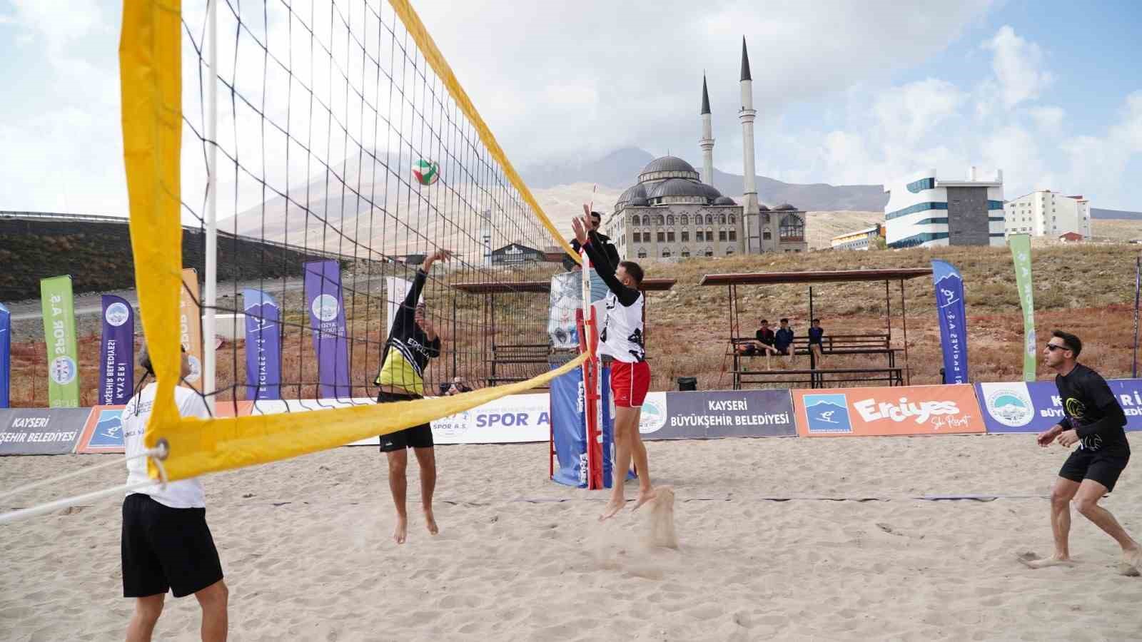 Erciyes, voleybol tutkunlarını buluşturacak