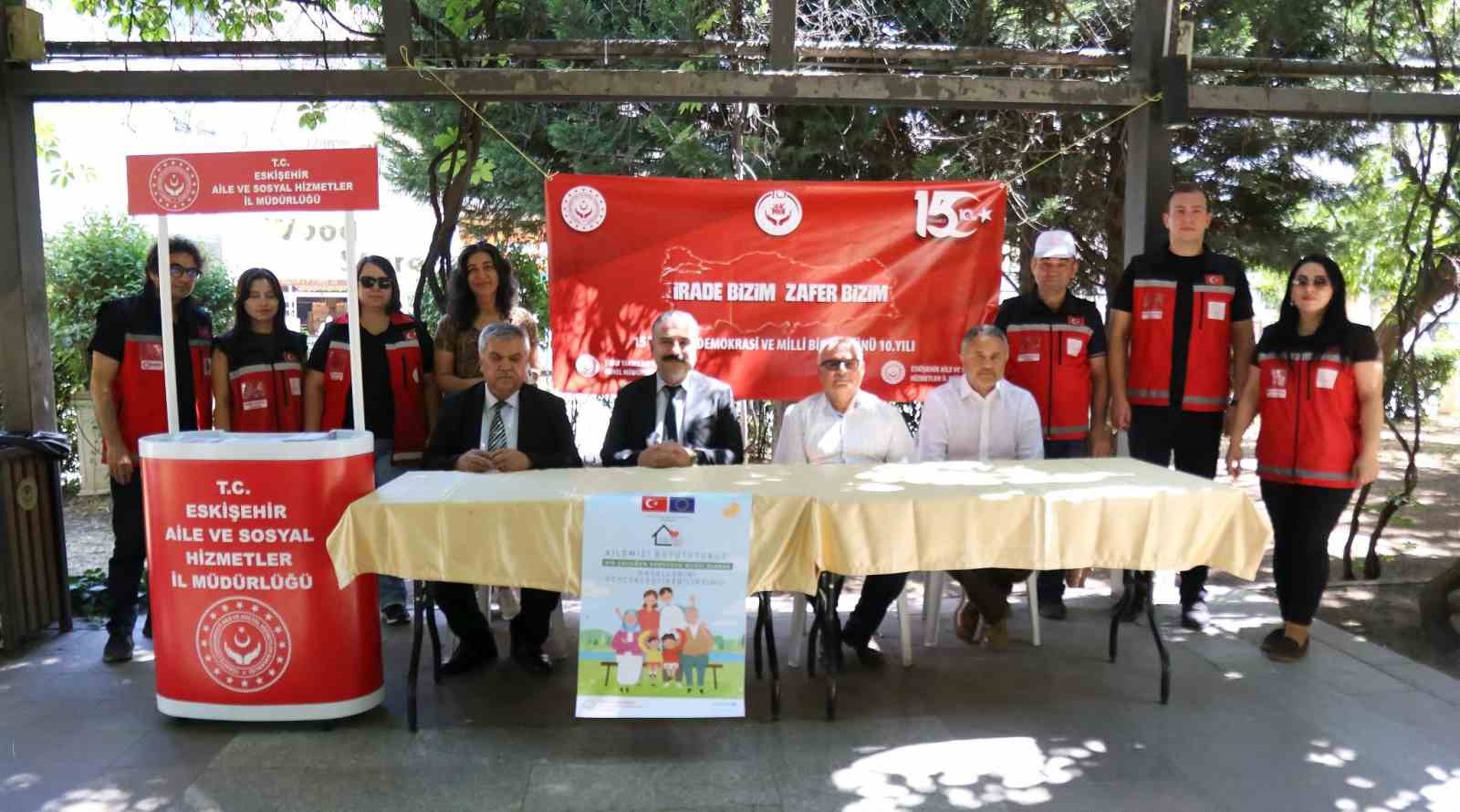 Eskişehir’de "15 Temmuz Resim ve Fotoğraf Sergisi" kapılarını açtı