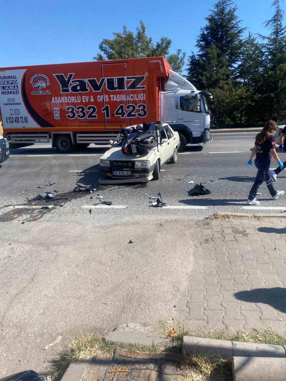 Eskişehir’de otomobil ile motosiklet çarpıştı: 3 yaralı